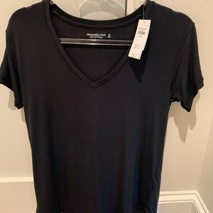 Abercrombie and Fitch NWT black v-neck shirt xs